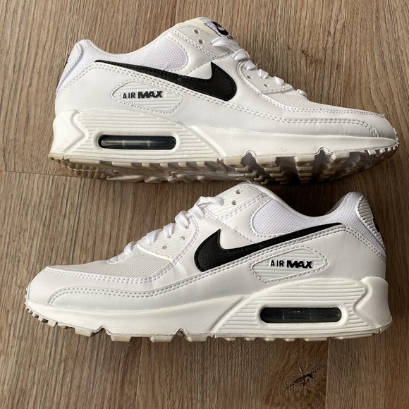 Womens Black and White Nike Air Max 90s - Picture 9 of 9